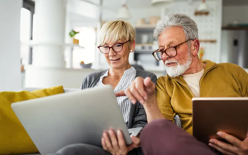 couple on laptop